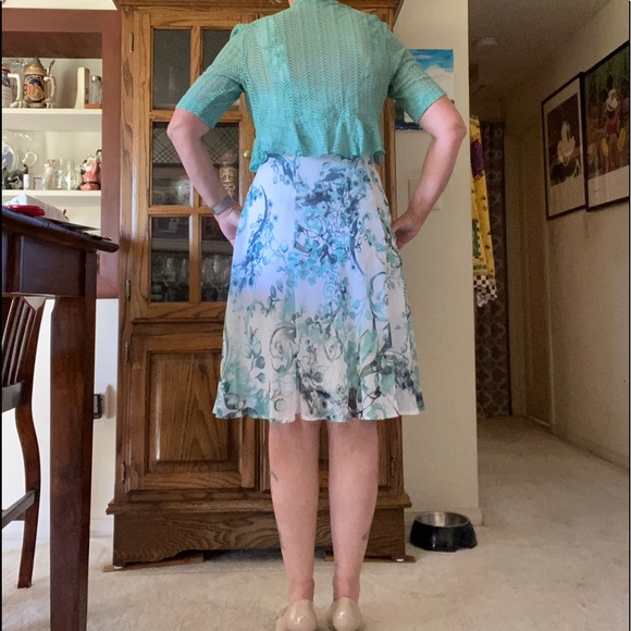 Spring dress - Picture 4 of 4